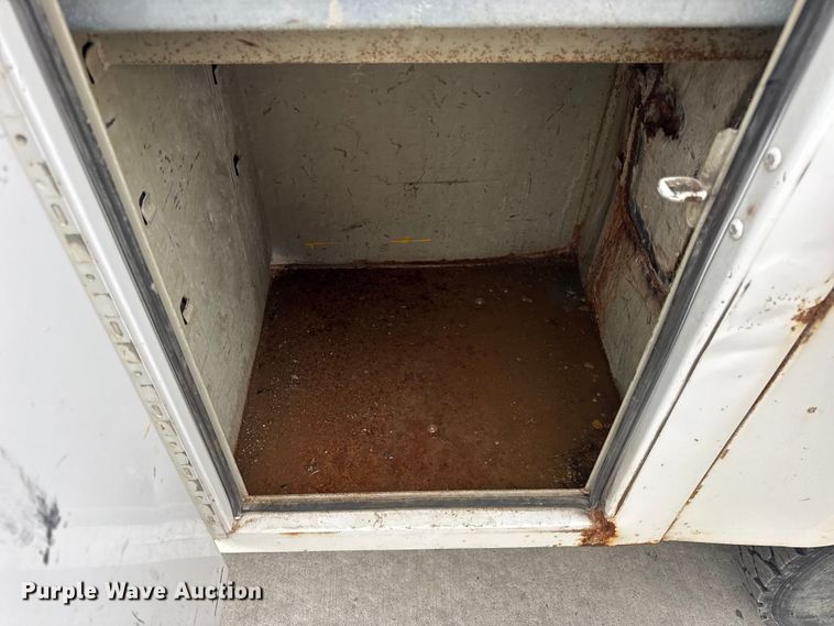 image for item DO2270 2004 Ford F550 XL Super Duty utility / service truck