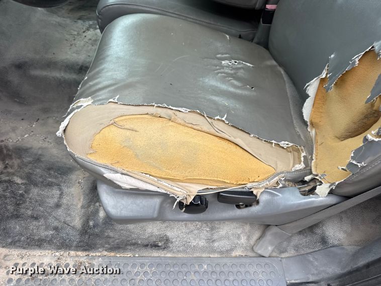 image for item DO2270 2004 Ford F550 XL Super Duty utility / service truck