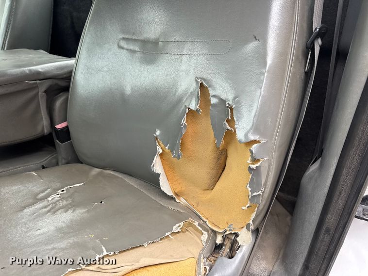 image for item DO2270 2004 Ford F550 XL Super Duty utility / service truck