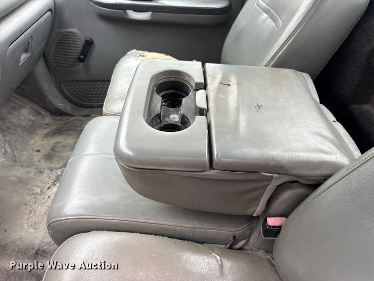 image for item DO2270 2004 Ford F550 XL Super Duty utility / service truck