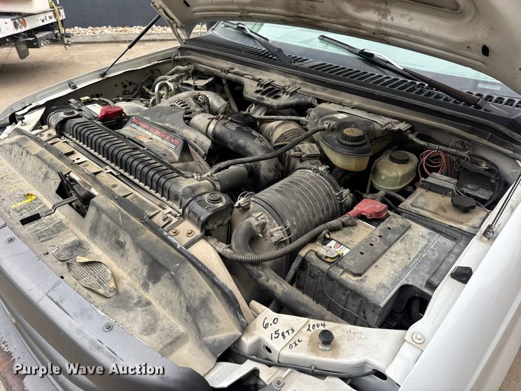 image for item DO2270 2004 Ford F550 XL Super Duty utility / service truck