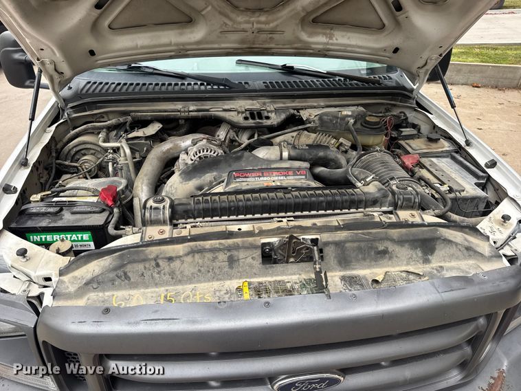 image for item DO2270 2004 Ford F550 XL Super Duty utility / service truck