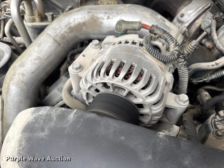 image for item DO2270 2004 Ford F550 XL Super Duty utility / service truck