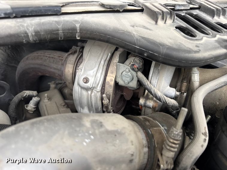 image for item DO2270 2004 Ford F550 XL Super Duty utility / service truck