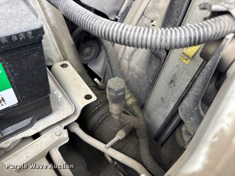 image for item DO2270 2004 Ford F550 XL Super Duty utility / service truck