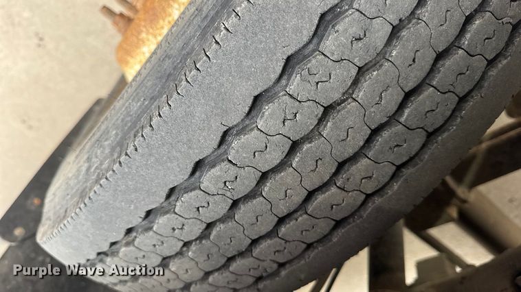 image for item DO2270 2004 Ford F550 XL Super Duty utility / service truck