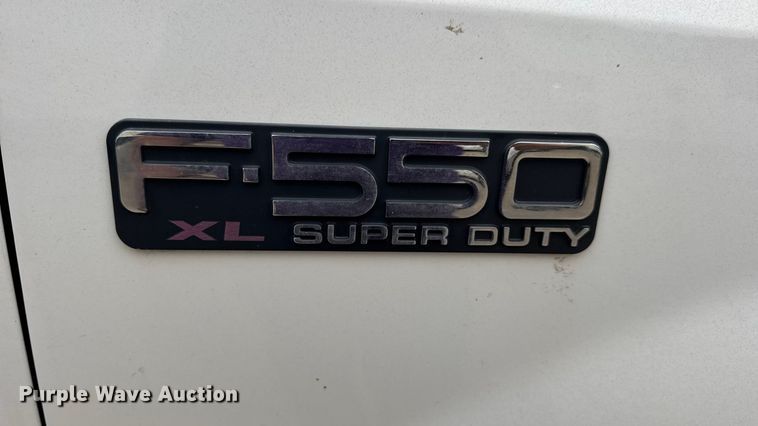 image for item DO2270 2004 Ford F550 XL Super Duty utility / service truck