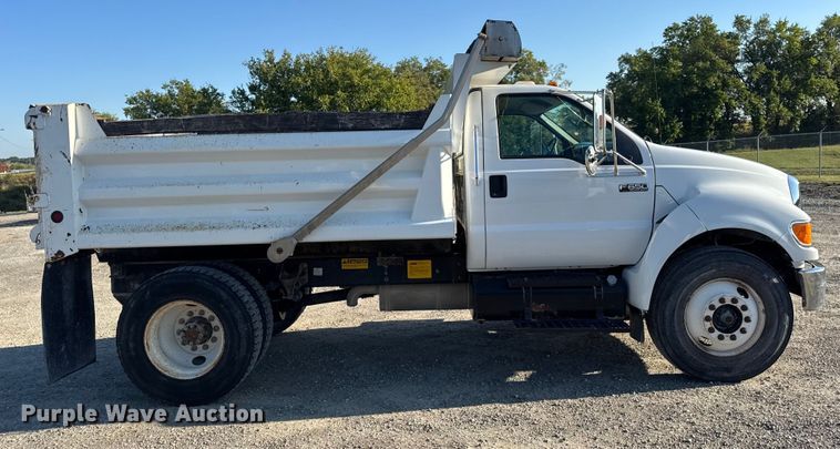 image for item DO2282 2007 Ford F-650 XL dump truck