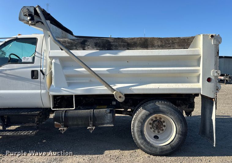 image for item DO2282 2007 Ford F-650 XL dump truck