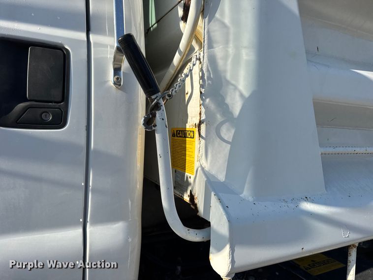 image for item DO2282 2007 Ford F-650 XL dump truck