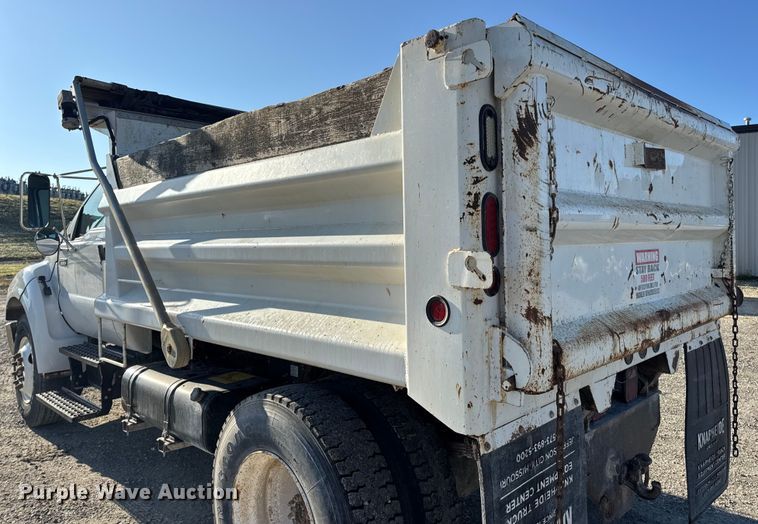 image for item DO2282 2007 Ford F-650 XL dump truck