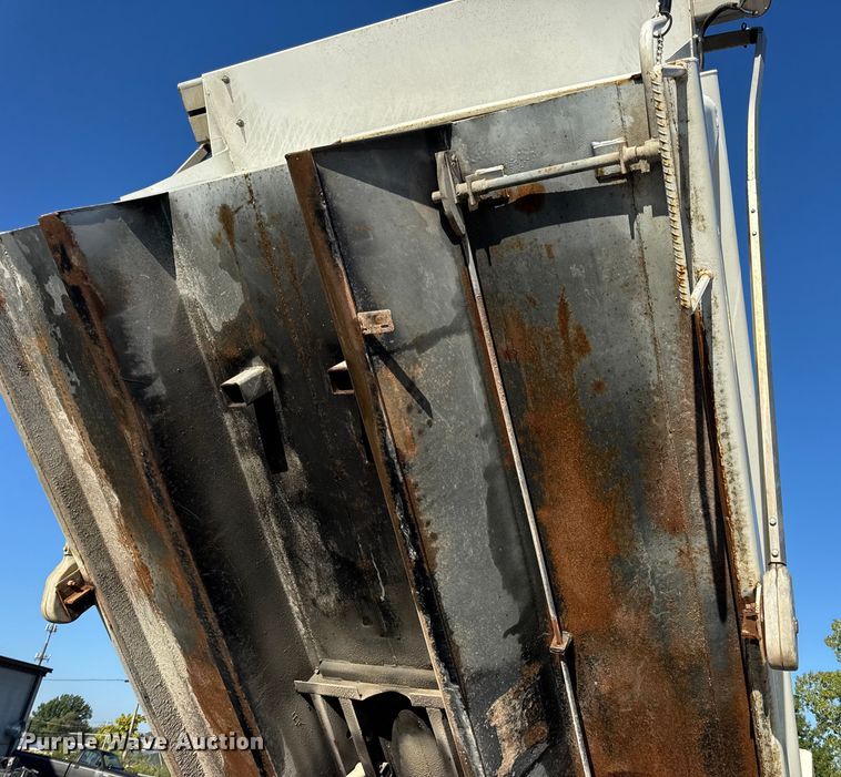 image for item DO2282 2007 Ford F-650 XL dump truck