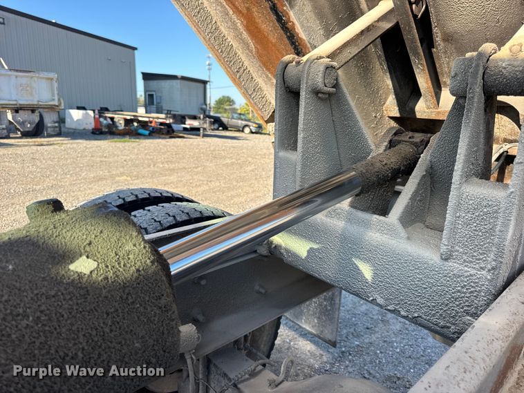 image for item DO2282 2007 Ford F-650 XL dump truck