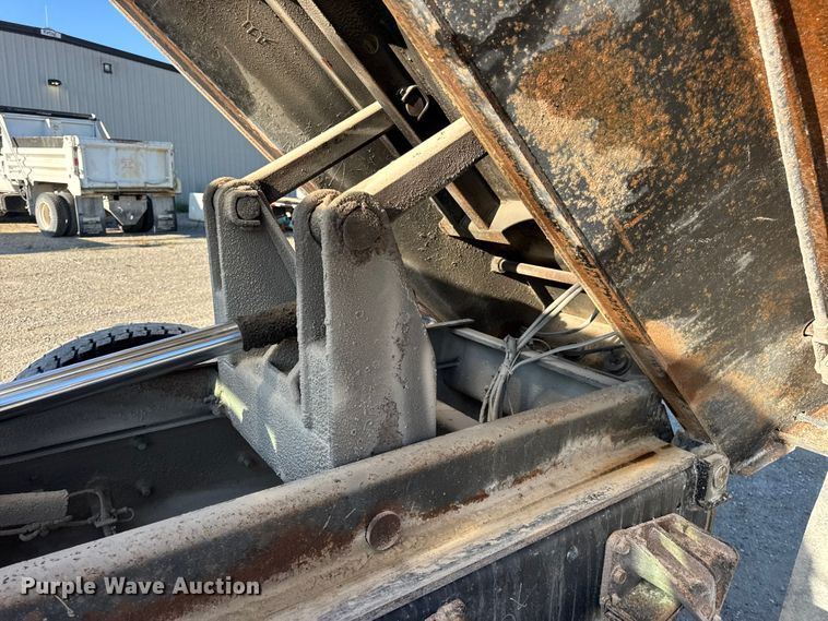 image for item DO2282 2007 Ford F-650 XL dump truck