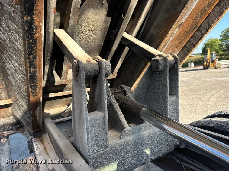 image for item DO2282 2007 Ford F-650 XL dump truck