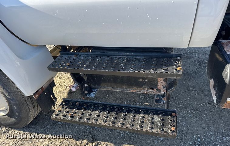 image for item DO2282 2007 Ford F-650 XL dump truck