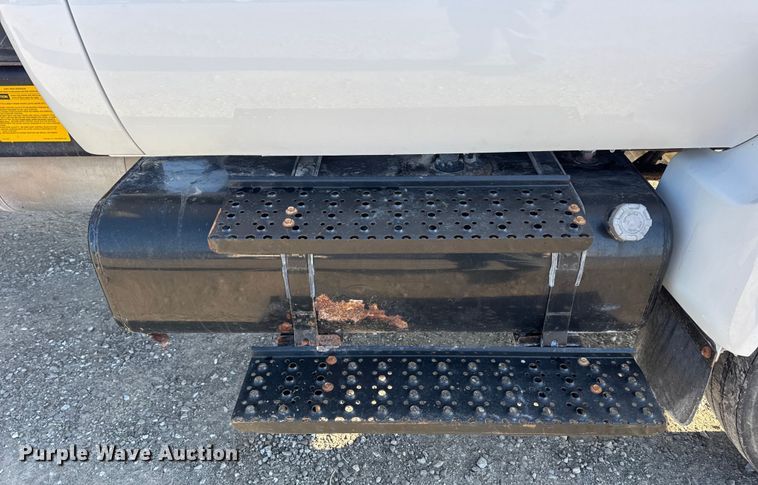 image for item DO2282 2007 Ford F-650 XL dump truck