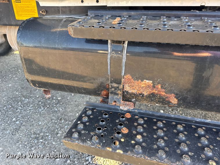 image for item DO2282 2007 Ford F-650 XL dump truck