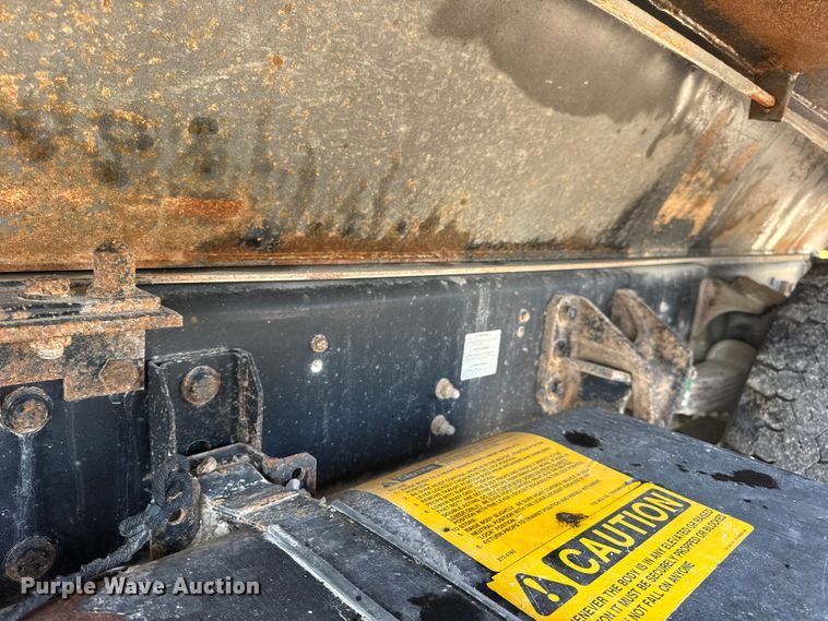 image for item DO2282 2007 Ford F-650 XL dump truck