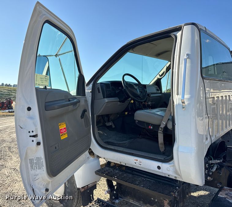 image for item DO2282 2007 Ford F-650 XL dump truck