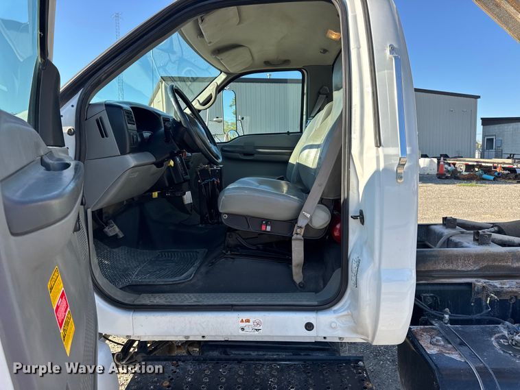 image for item DO2282 2007 Ford F-650 XL dump truck