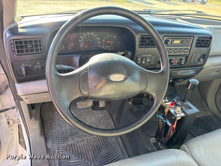 image for item DO2282 2007 Ford F-650 XL dump truck