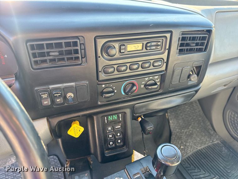 image for item DO2282 2007 Ford F-650 XL dump truck