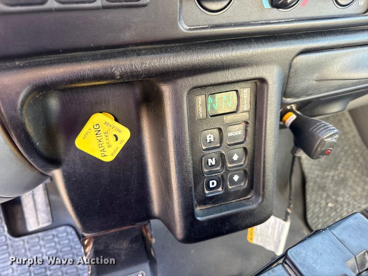 image for item DO2282 2007 Ford F-650 XL dump truck