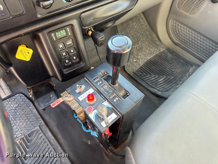 image for item DO2282 2007 Ford F-650 XL dump truck