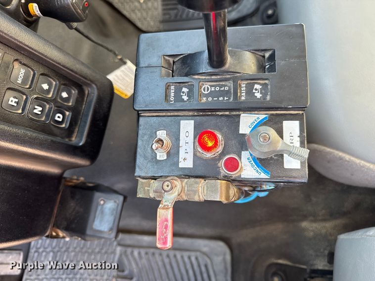 image for item DO2282 2007 Ford F-650 XL dump truck