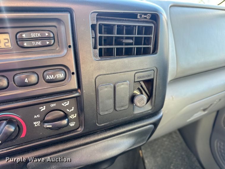 image for item DO2282 2007 Ford F-650 XL dump truck