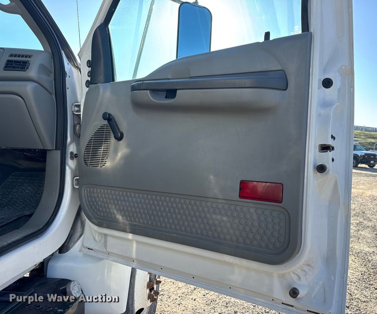 image for item DO2282 2007 Ford F-650 XL dump truck