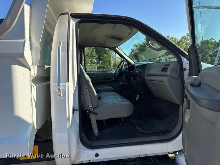 image for item DO2282 2007 Ford F-650 XL dump truck