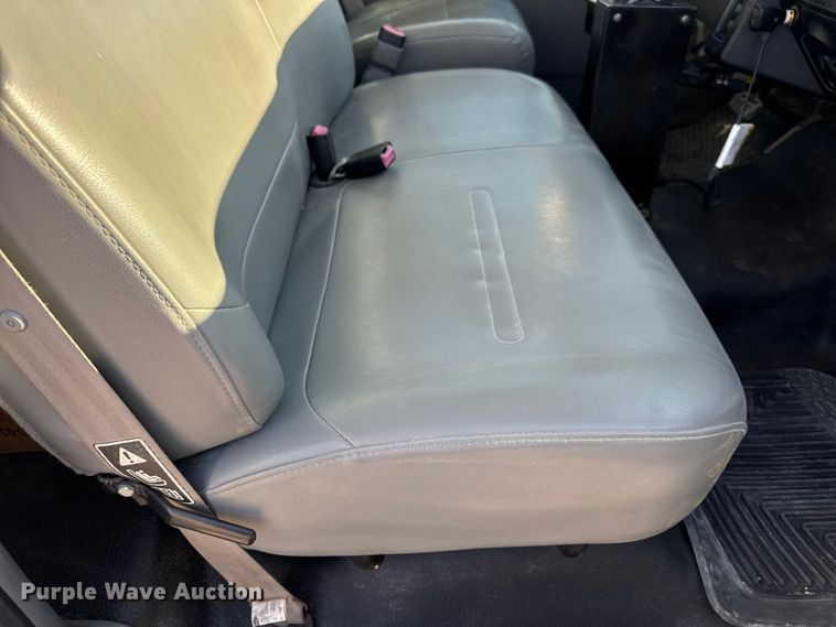 image for item DO2282 2007 Ford F-650 XL dump truck