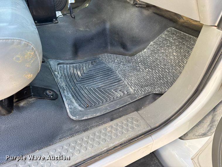 image for item DO2282 2007 Ford F-650 XL dump truck