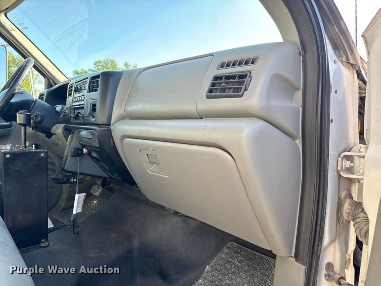 image for item DO2282 2007 Ford F-650 XL dump truck