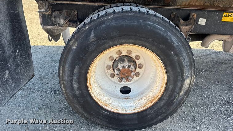 image for item DO2282 2007 Ford F-650 XL dump truck