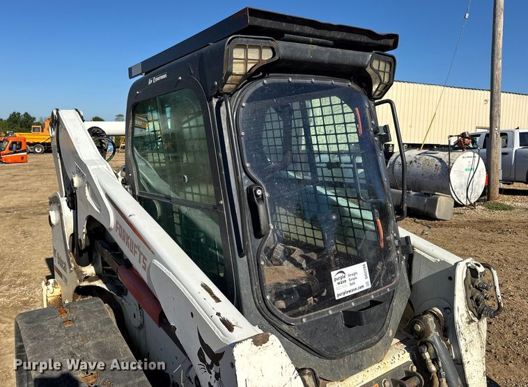 image for item DO2288 2011 Bobcat T750 tracked skid steer loader