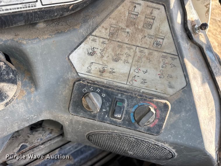 image for item DO2288 2011 Bobcat T750 tracked skid steer loader