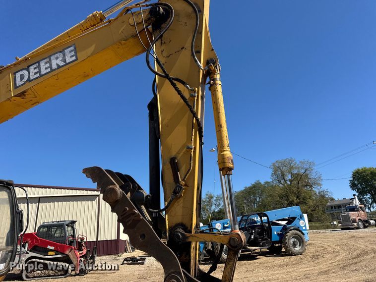 image for item DO2289 2006 John Deere 160C LC excavator