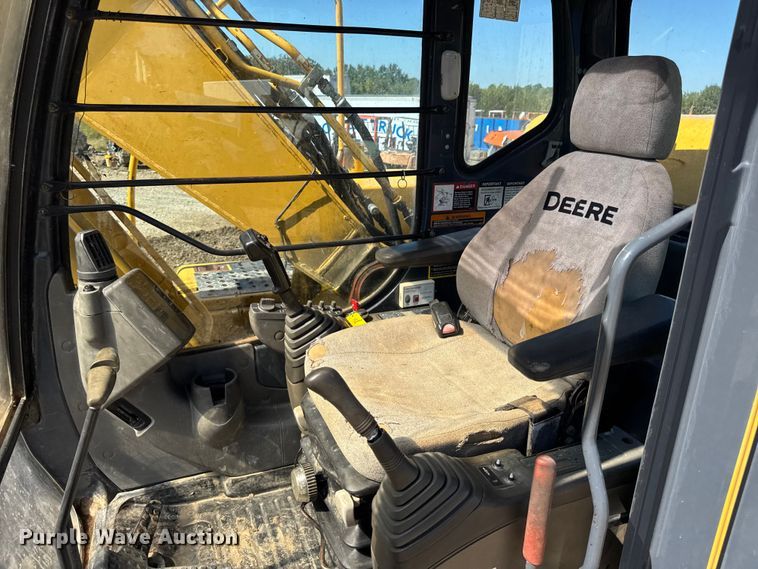 image for item DO2289 2006 John Deere 160C LC excavator