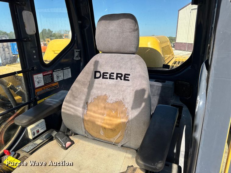 image for item DO2289 2006 John Deere 160C LC excavator