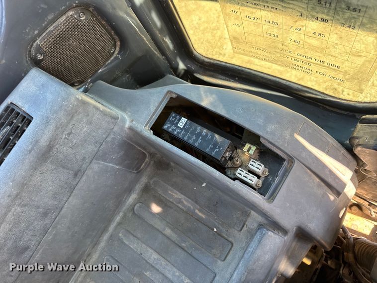 image for item DO2289 2006 John Deere 160C LC excavator