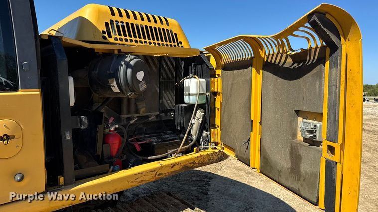 image for item DO2289 2006 John Deere 160C LC excavator