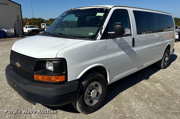 image for item DO2290 2015 Chevrolet Express 3500 van