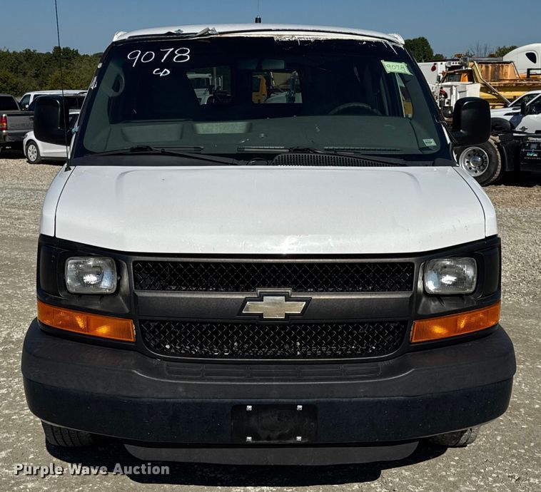 image for item DO2290 2015 Chevrolet Express 3500 van