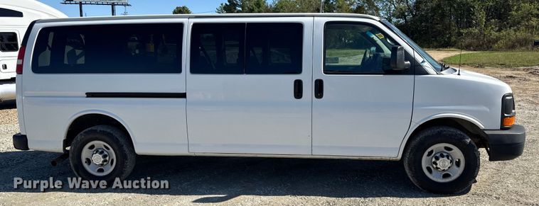 image for item DO2290 2015 Chevrolet Express 3500 van