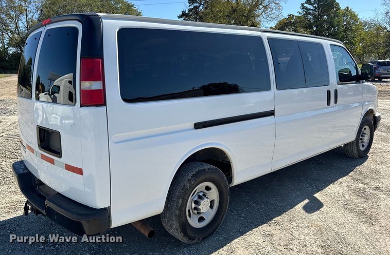 image for item DO2290 2015 Chevrolet Express 3500 van