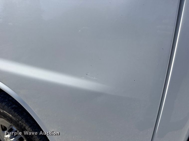 image for item DO2290 2015 Chevrolet Express 3500 van