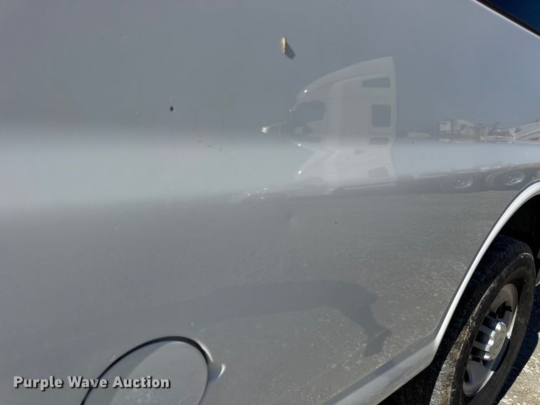 image for item DO2290 2015 Chevrolet Express 3500 van